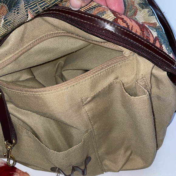 RELICđ Tapestry Bucket Shoulder Bag relic by fossil Messenger with Leaf Charm - Picture 11 of 16